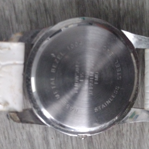 Women's beautiful butterfly watch, worn, need battery - Picture 6 of 11